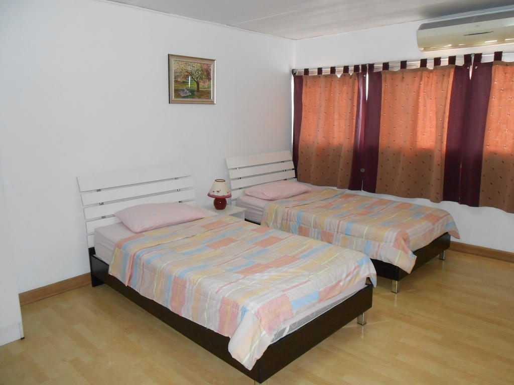 Mt-Room Pak Kret Quarto foto
