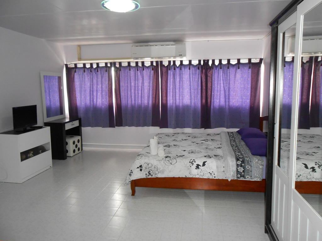 Mt-Room Pak Kret Quarto foto